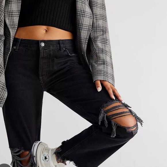 We the free Maggie Button fly Mid rise black  distressed Boho jeans Size 31 - Picture 2 of 9